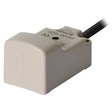 سنسور القایی مکعبی PNP  آتونیکس مدل  PSN30-15DP