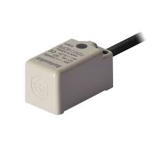 سنسور القایی مکعبی PNP  آتونیکس مدل   PSN17-5DP2