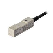 سنسور القایی مکعبی PNP آتونیکس مدل PS12-4DP2U